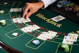 Antarmuka aplikasi mobile buntut77 menampilkan menu sportsbook Liga 1 dan opsi pembayaran DANA